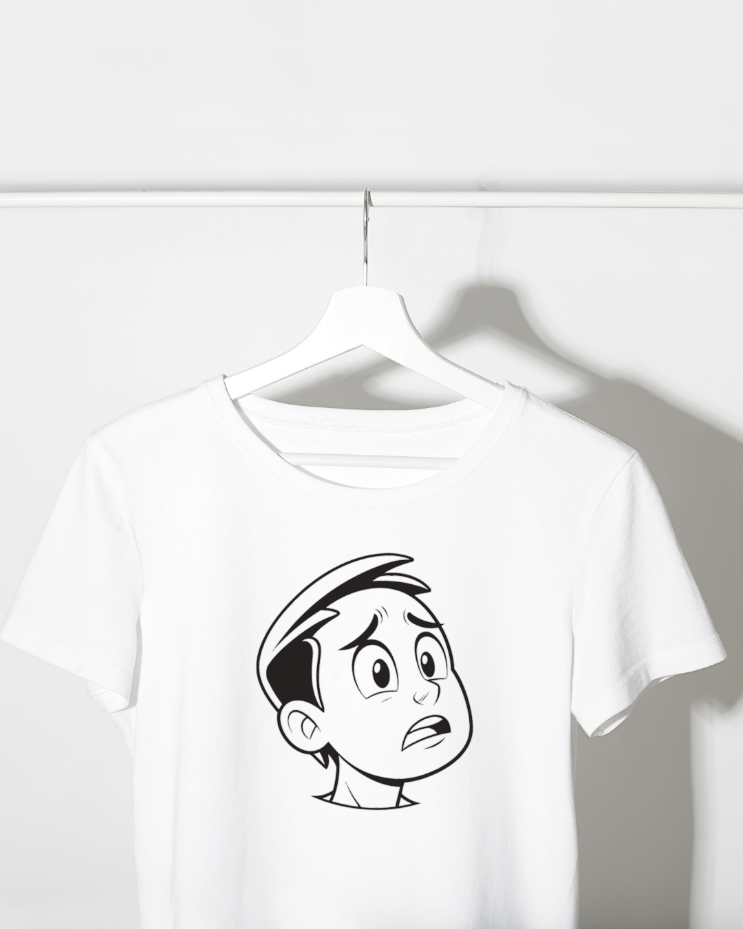 T-shirt avec icône de doodle représentant un garçon inquiet expression émotive