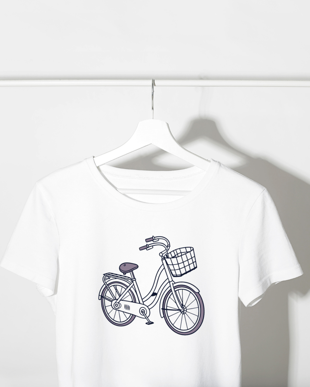 T-shirt urbain avec un dessin vectoriel de vélo rétro élégant et moderne