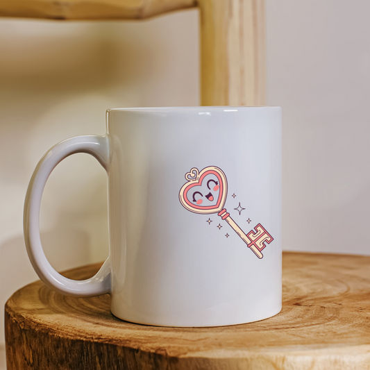 Design de mug avec motif clé cœur joyeux