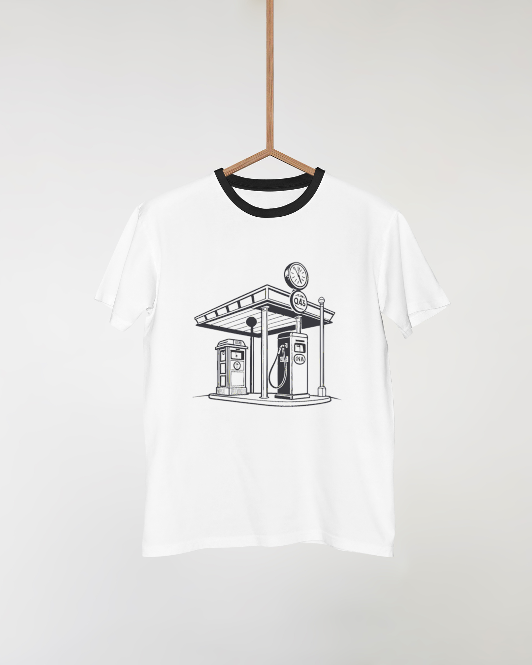 T-shirt avec visuel station essence, parfait pour un look vintage original.
