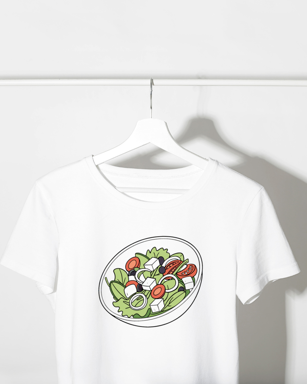 T-shirt avec motif végétal coloré style vectoriel ajoutant une touche ludique