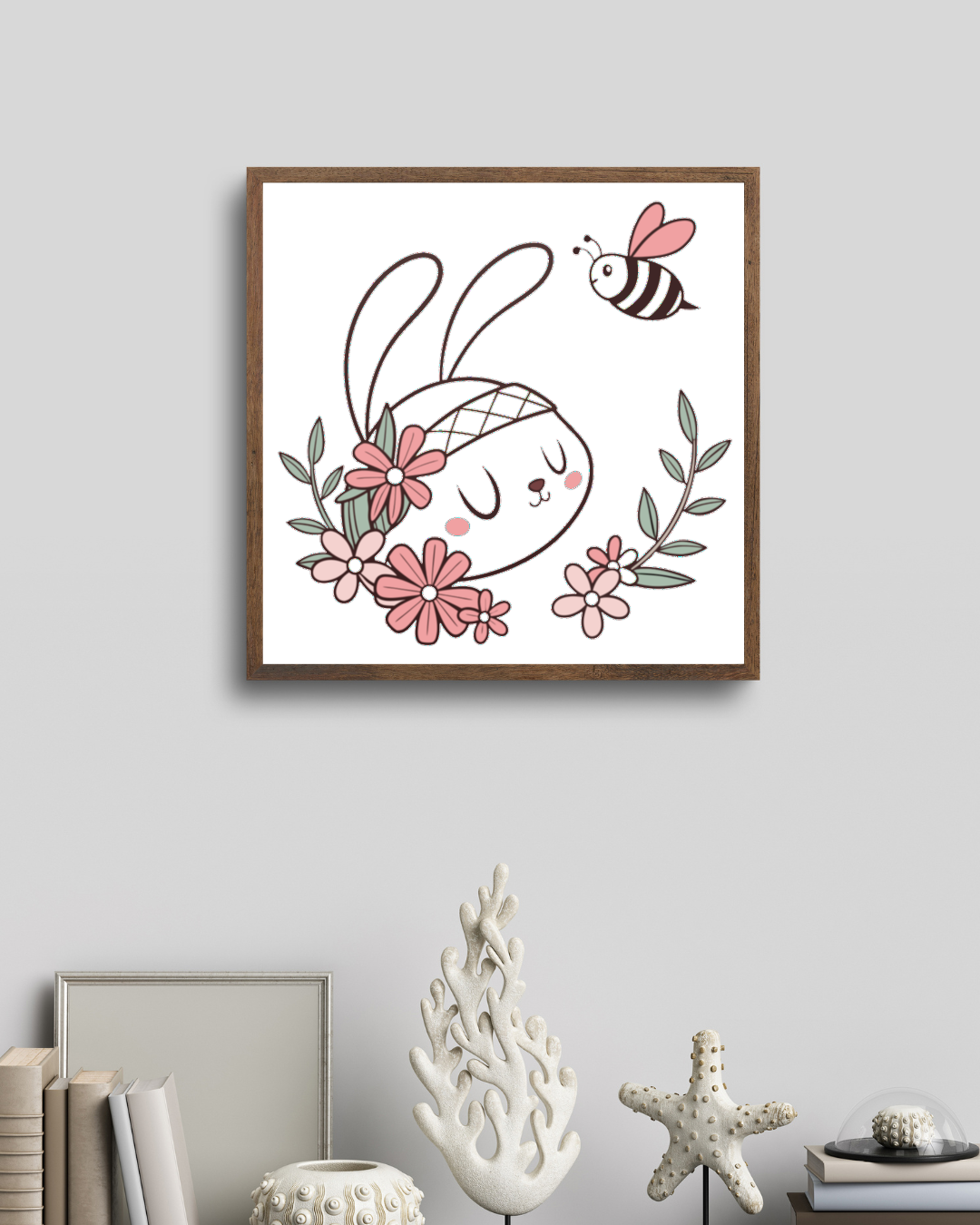 Cadre décoratif avec lapin méditatif kawaii entouré de fleurs, ambiance douceur nature