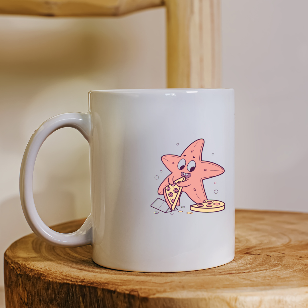 Mug au design kawaii avec étoile de mer gourmande sur fond marin envoûtant