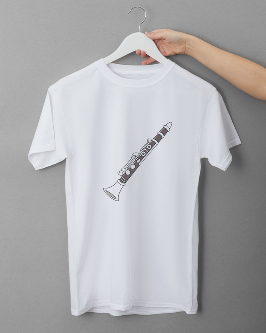 T-shirt musical orné d'une clarinette en style vectoriel éclatant