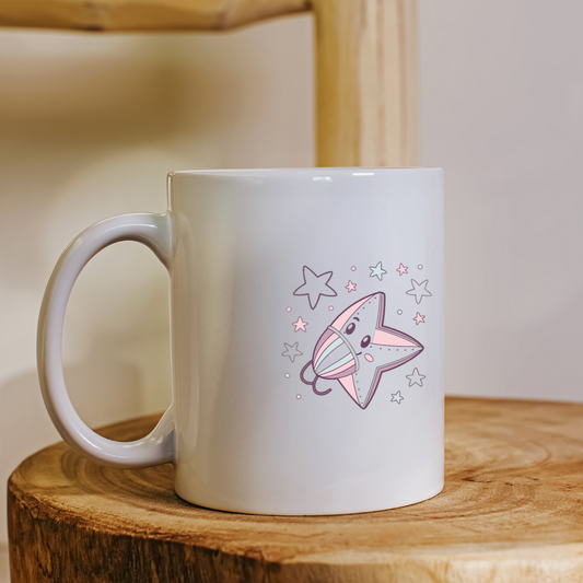 Mug décoré d'une étoile kawaii masquée