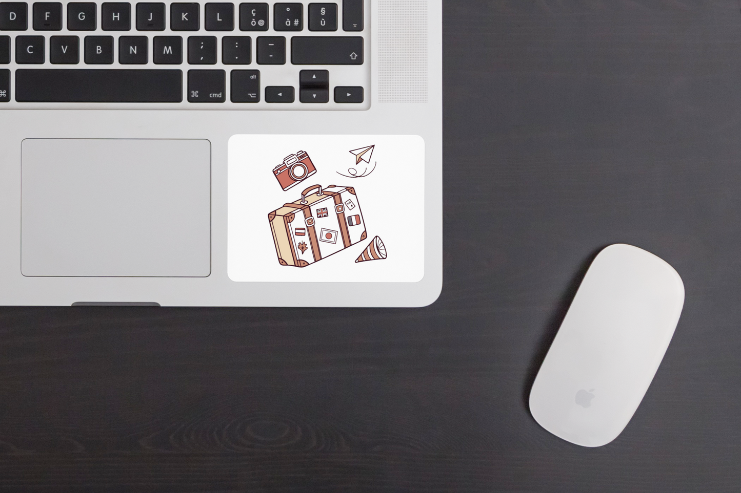 Sticker décoratif avec une valise et une caméra pour les passionnés d’aventure