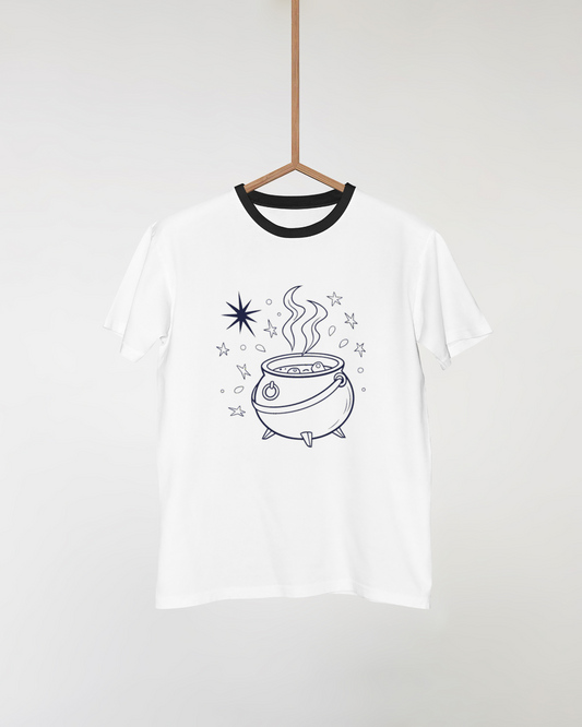 T-shirt noir avec chaudron mystique à vapeur flottante style Halloween mystérieux