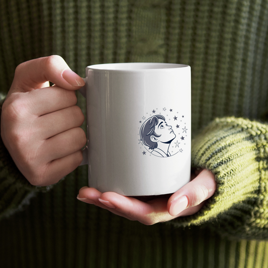 Mug rêveur avec garçon sous les étoiles dans un style cosmique captivant
