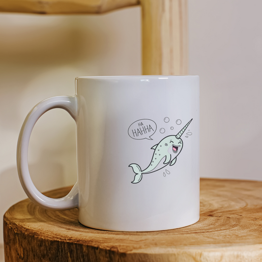 Mug avec narval rieur en style pastel évoquant un thème marin apaisant