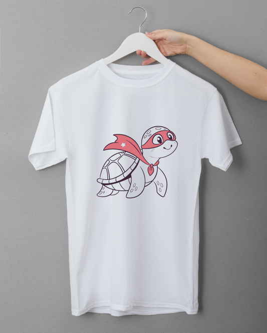 T-shirt coloré avec tortue héroïque et motif aventure enfantine vibrant