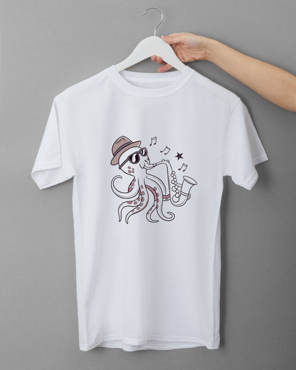T-shirt avec un poulpe jazzy kawaii jouant du saxo ambiance marine