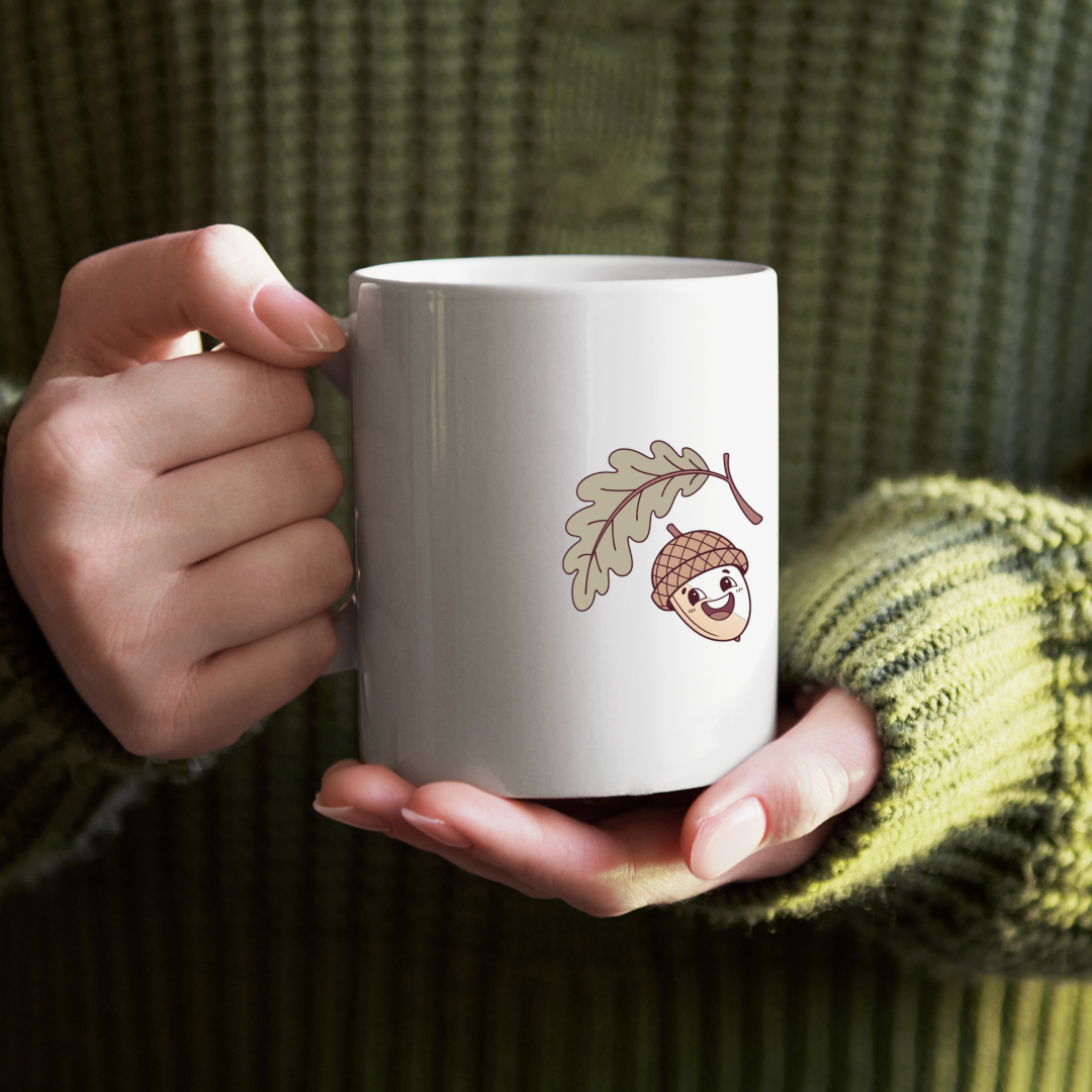 Mug avec illustration de gland souriant en style doodle pour une ambiance automnale