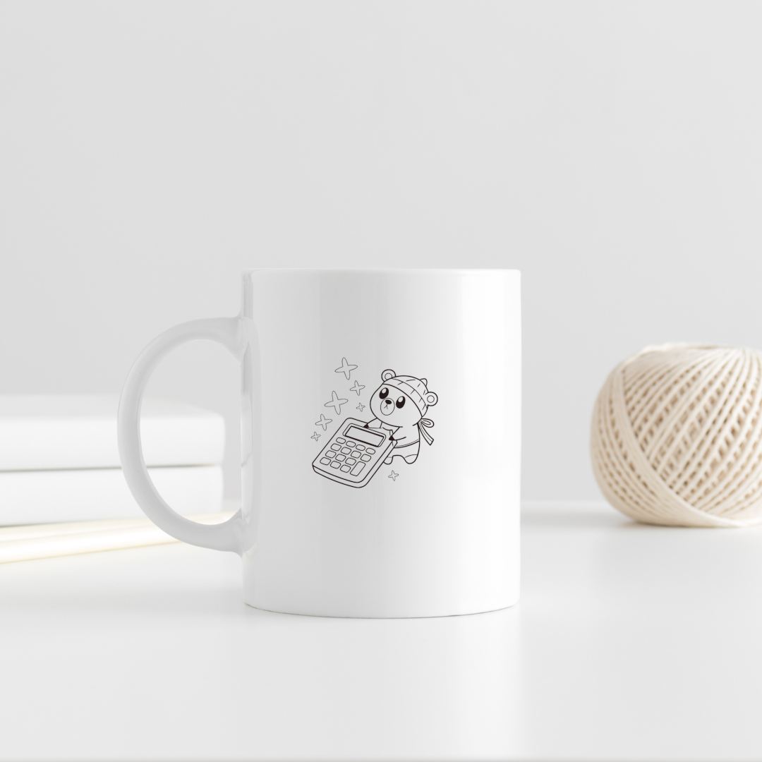 Mug avec ours minimaliste et ambiance éducative en arrière-plan doux