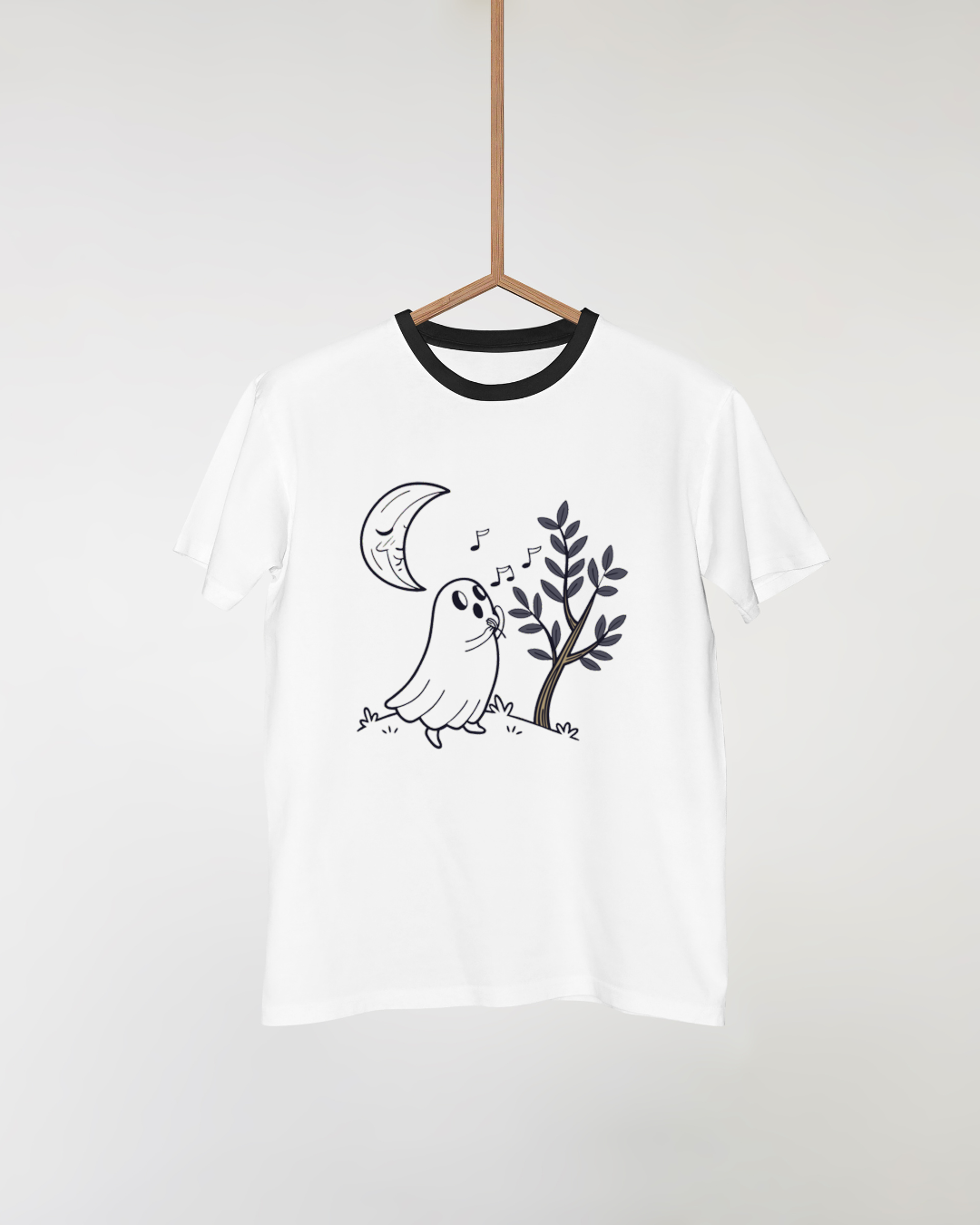 T-shirt avec fantôme surréaliste chantant à la lune dans une ambiance nocturne