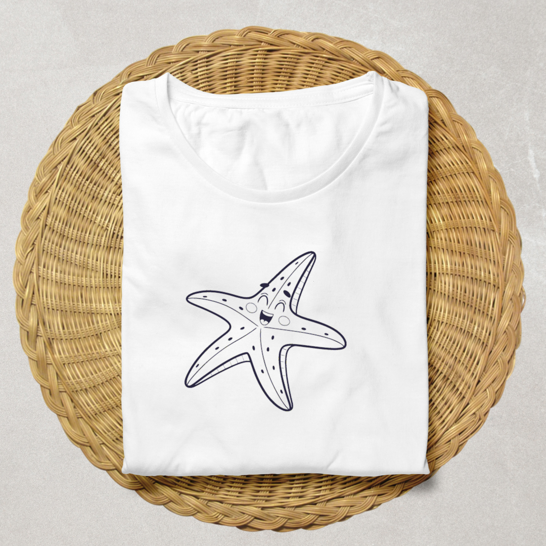 Un t-shirt présente une étoile de mer joyeuse au style marin minimaliste