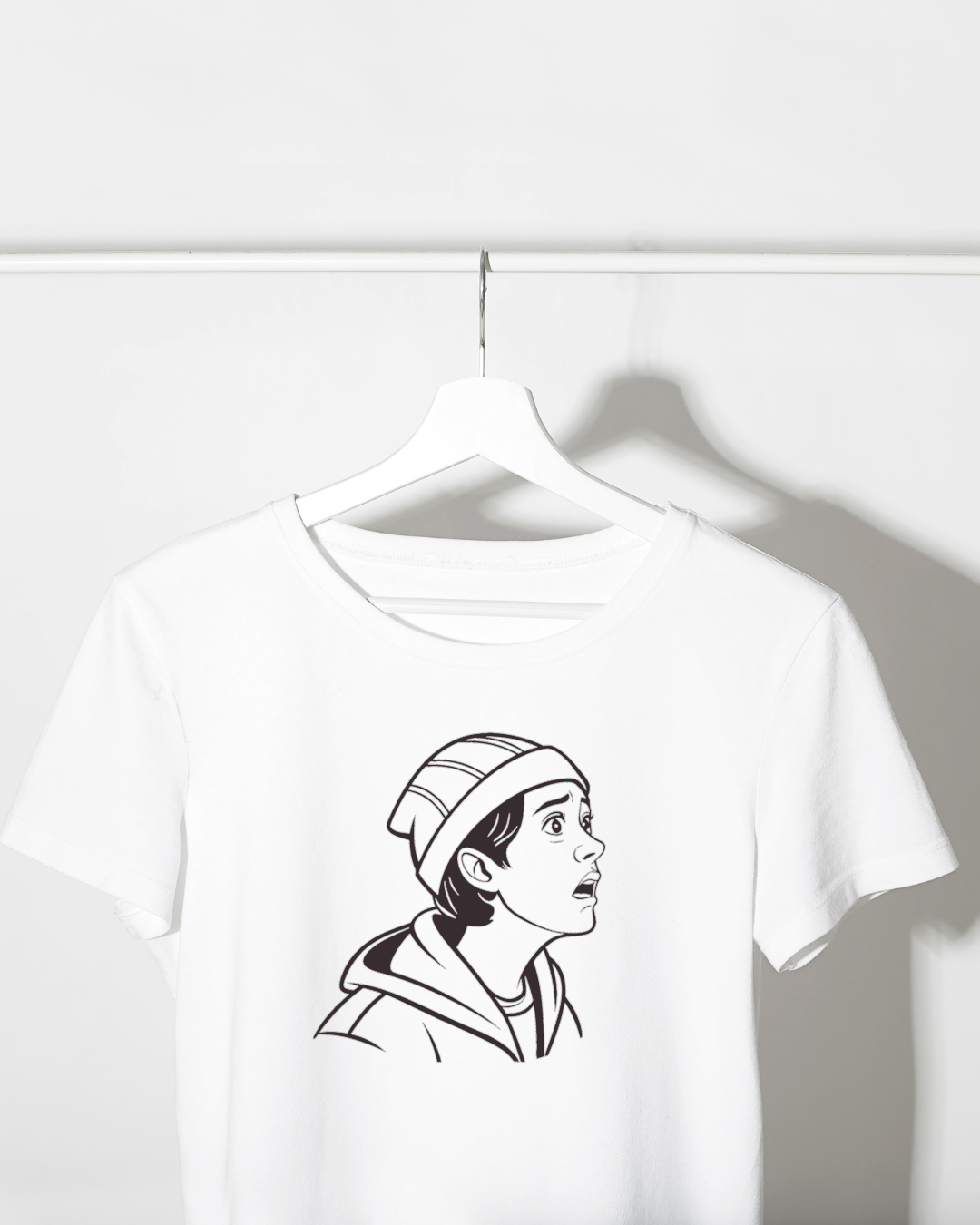 T-shirt moderne avec un design surprenant d'un garçon expression vive en art contemporain