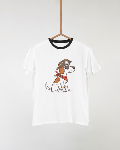 T-shirt avec un chien pirate minimaliste affichant une joie aventureuse