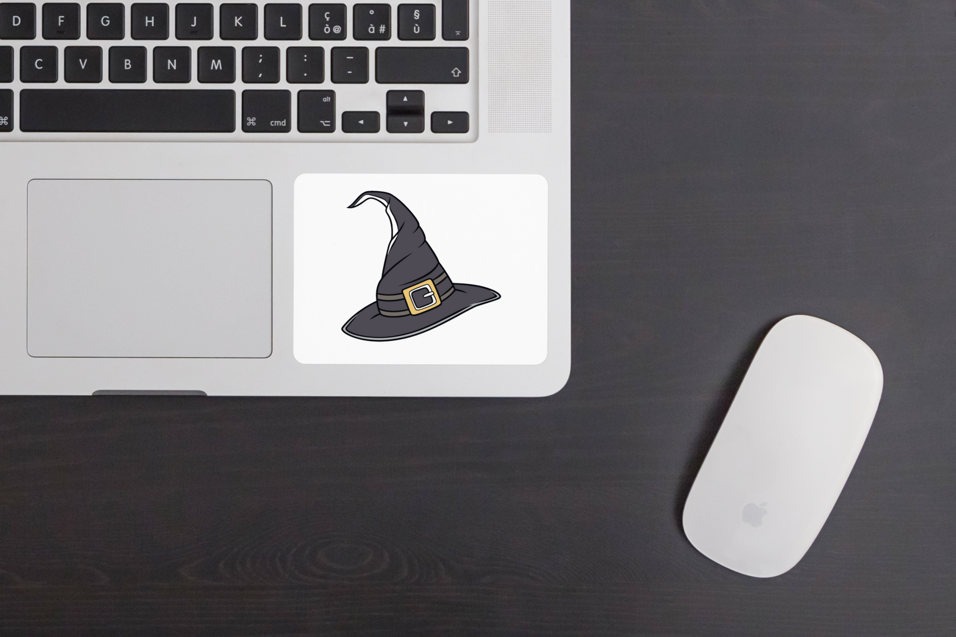 Sticker avec chapeau de sorcière sur fond orange thème Halloween mystique
