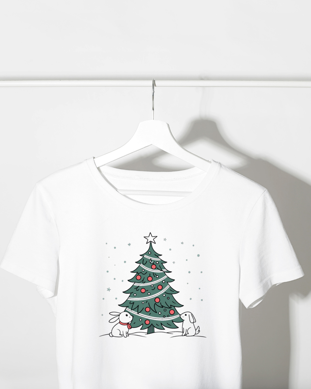 T-shirt avec motif lapins festifs et sapin pour un hiver magique