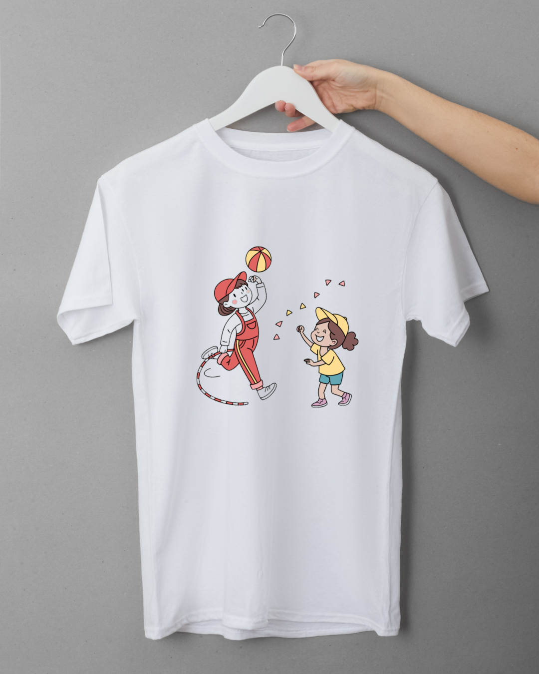T-shirt ludique avec enfants jouant au ballon dans un style numérique moderne