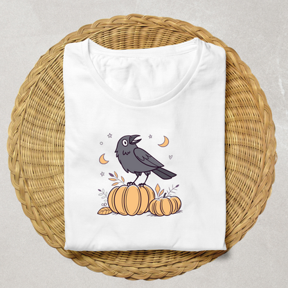 T-shirt avec corbeau chantant et citrouille sur fond halloween ludique et coloré