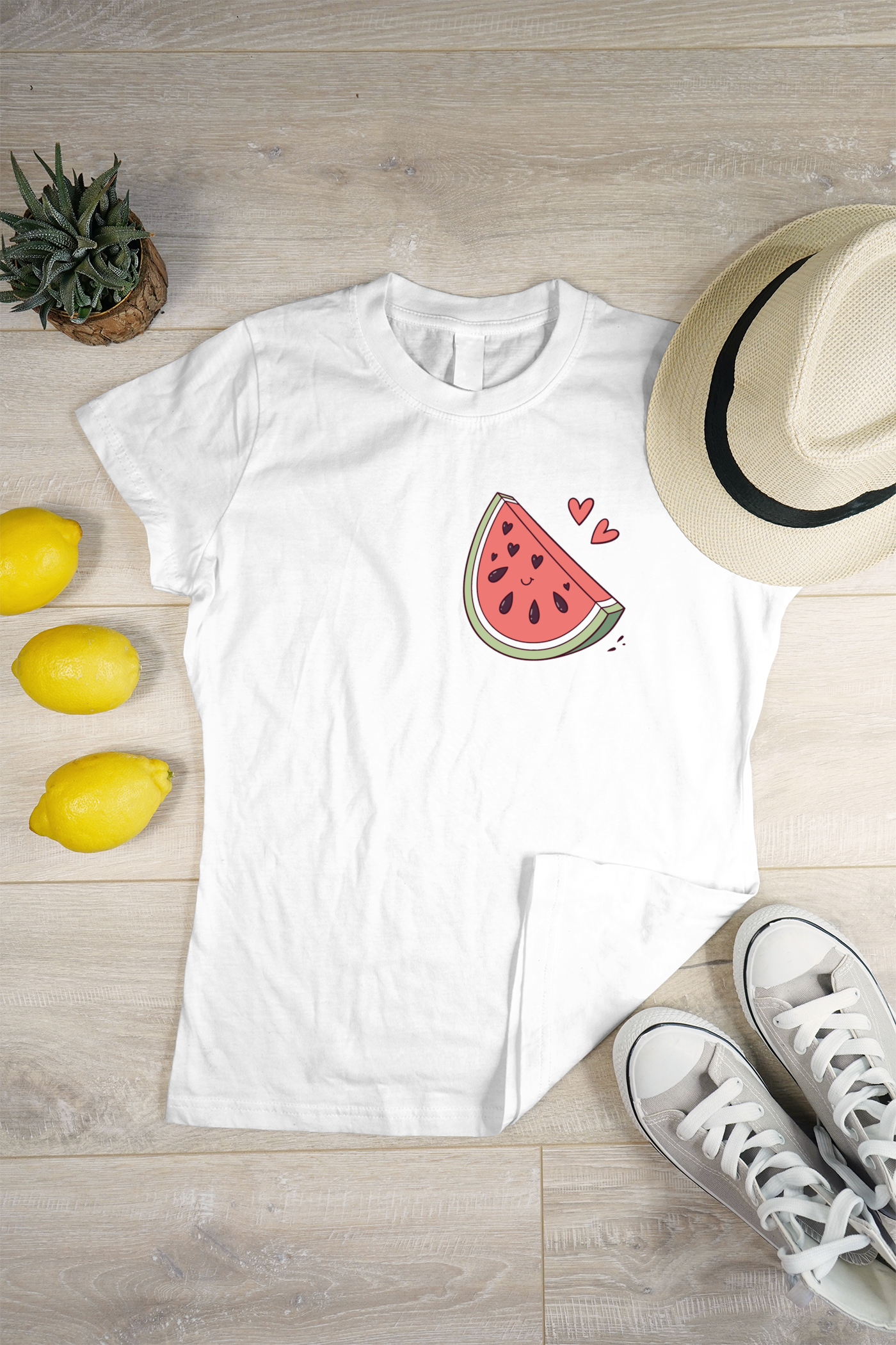 T-shirt à motif pastèque kawaii illustrant une ambiance estivale et joyeuse