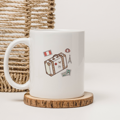 Mug avec graphisme valise aventure minimaliste évoquant le voyage et l'évasion