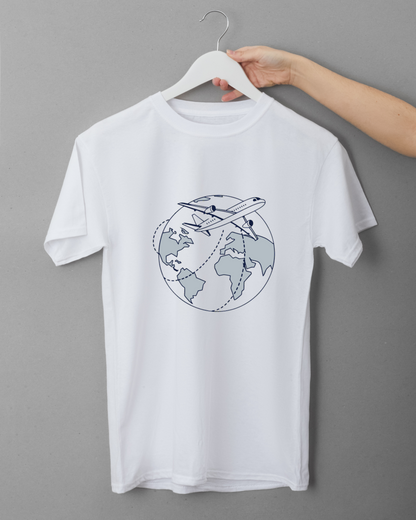 T-shirt avec avion vectoriel en vol dans un style minimaliste et thème voyage