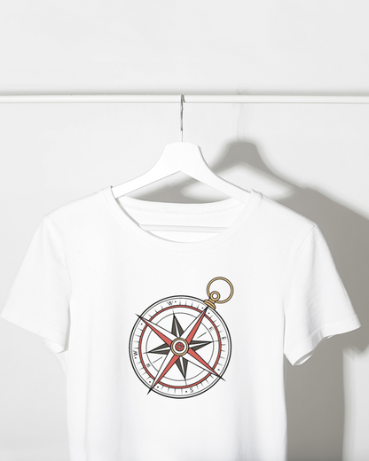 T-shirt blanc avec motif boussole pour passionnés d'aventure et de style nautique
