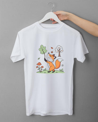 T-shirt avec motif renard joyeux sautillant dans un style promenade en forêt