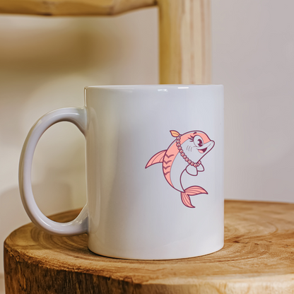 Mug élégant avec dauphin bijouté et joyeux sur fond glamour d'océan