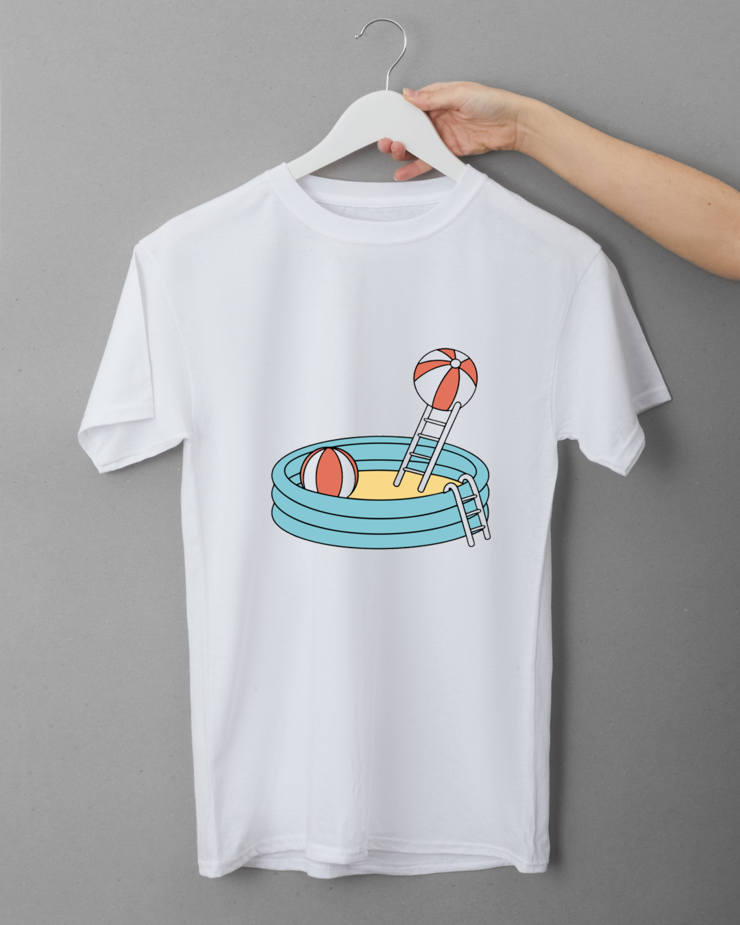 T-shirt ludique avec icône de piscine et balles dans un style cartoon coloré
