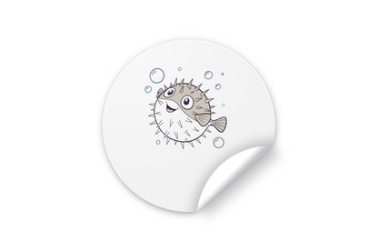 Sticker marin avec poisson-ballon joyeux dans un style doodle amusant et léger