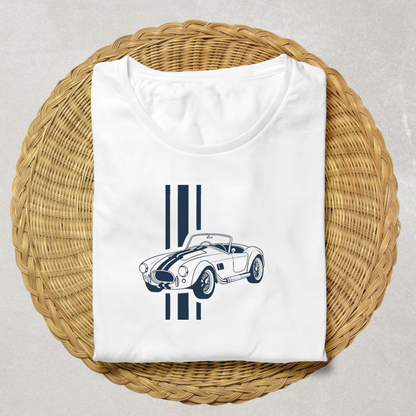 T-shirt avec voiture emblématique pour un look rétro unique.