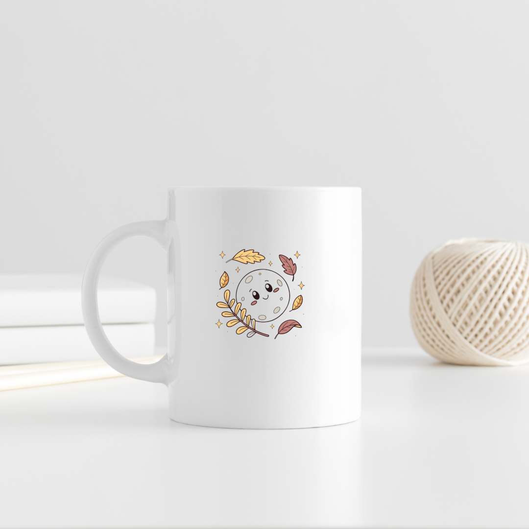 Mug en céramique avec une lune souriante pastel sur thème automnal et naturel