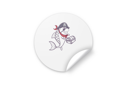 Sticker vibrant avec poisson pirate kawaii plongé dans un thème océanique vivant