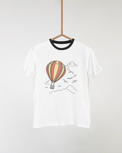 T-shirt stylisé avec montgolfière doodle, parfait pour les aventures aériennes