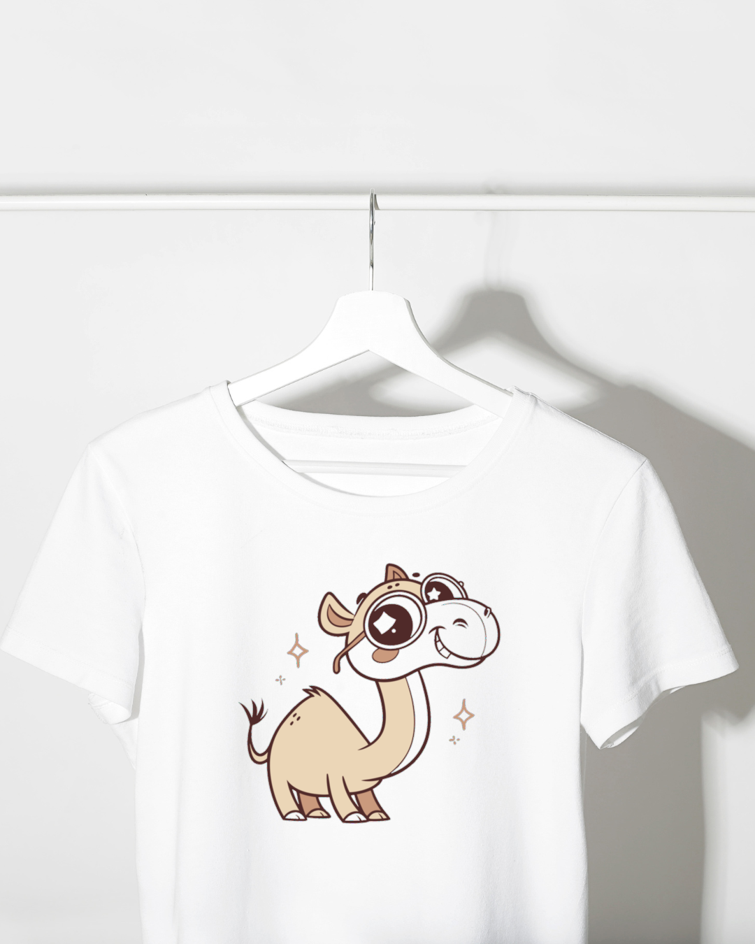T-shirt avec chameau joyeux aux lunettes style Kawaii pour décoration ludique