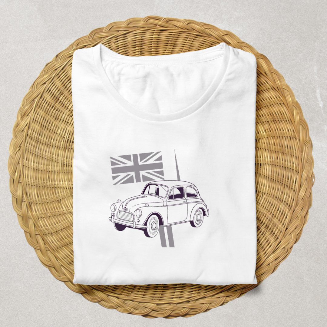 T-shirt orné du Morris Minor, un incontournable pour les fans de classiques automobiles.