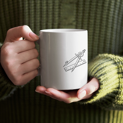 Mug décoré d'une icône compas minimaliste pour un style éducatif tendance