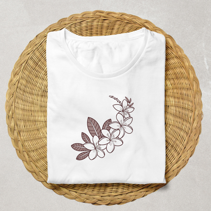 T-shirt orné de fleurs tropicales vibrantes dans un style estival et élégant