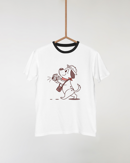 T-shirt avec motif chic d'un chien explorateur équipé d'un appareil photo