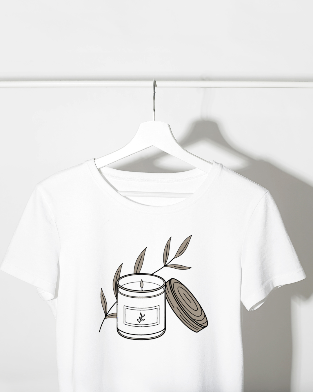 T-shirt minimaliste avec icône naturelle et design apaisant