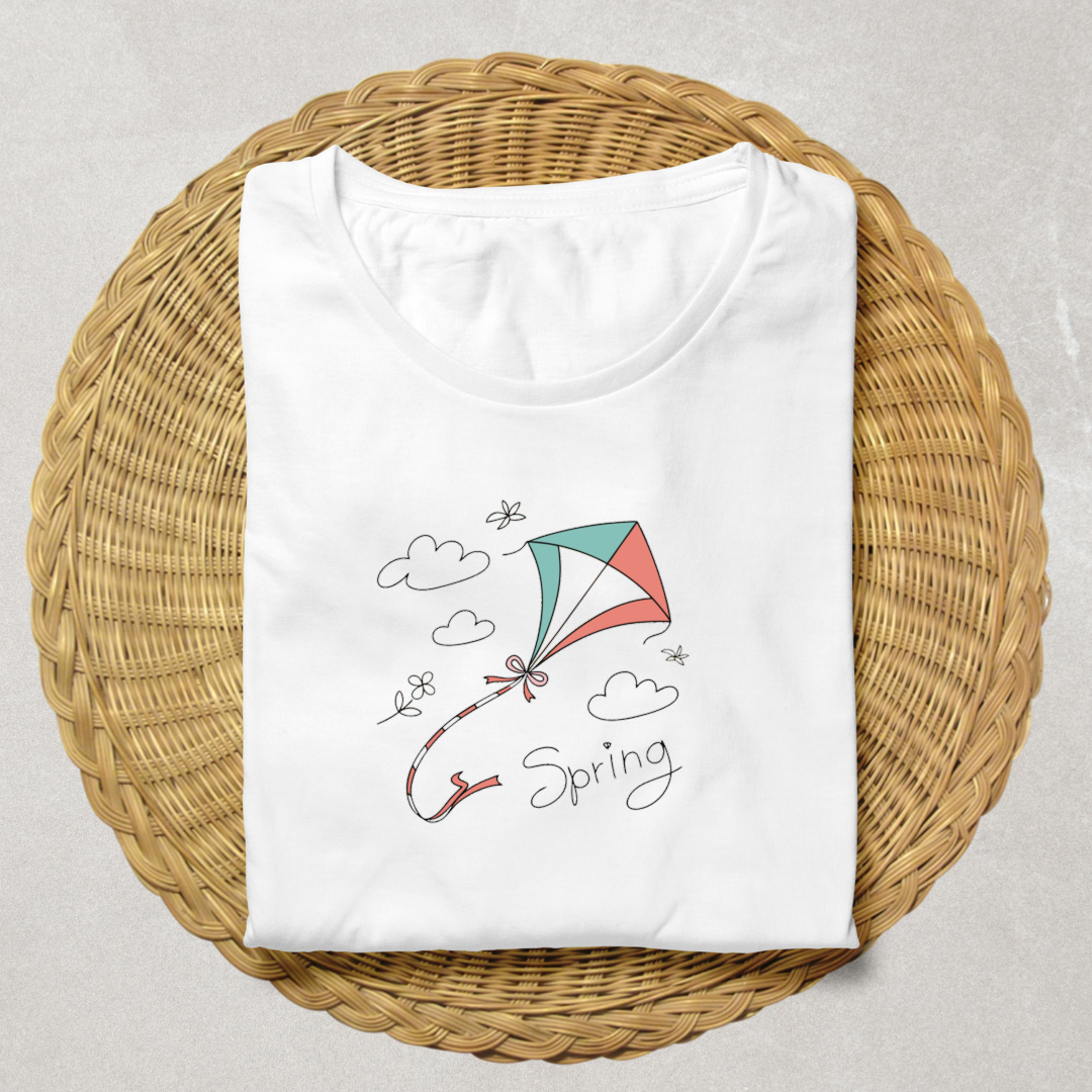 T-shirt avec cerf-volant printanier minimaliste offrant une ambiance de plein air