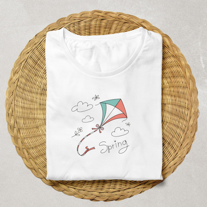 T-shirt avec cerf-volant printanier minimaliste offrant une ambiance de plein air