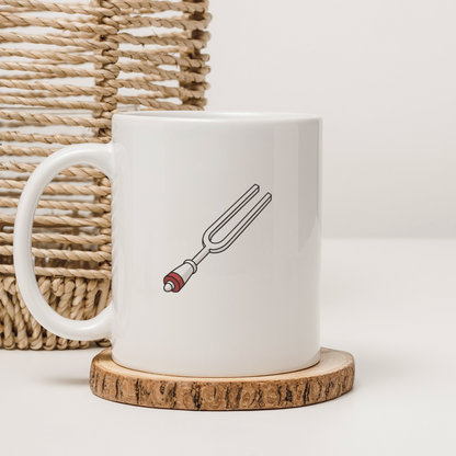 Mug avec motif de diapason mélo harmonieux sur fond blanc épuré