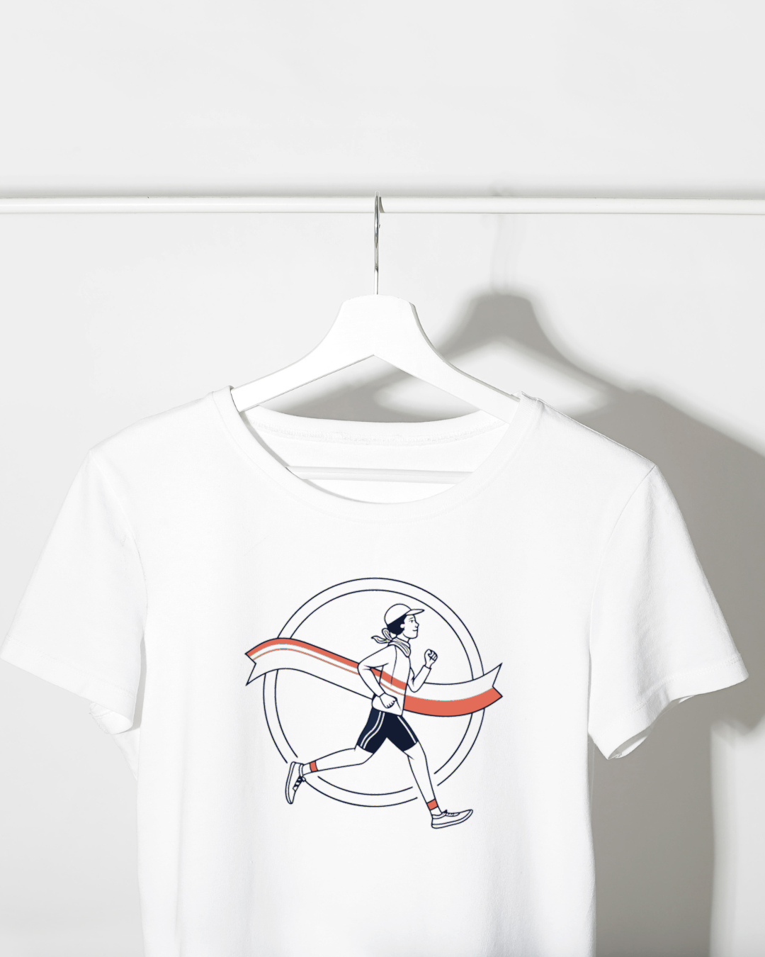T-shirt stylé avec joggeuse dynamique minimaliste pour motivation active
