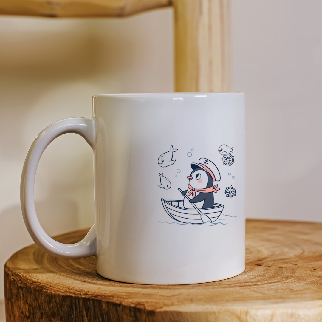 Mug avec un pingouin cartoon joyeux sur fond marin