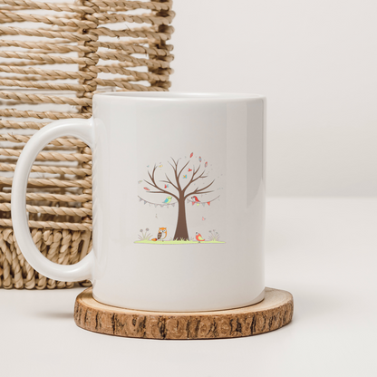 Mug avec oiseaux joyeux perchés sur un arbre en style pastel forêt