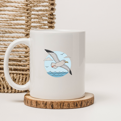Mug avec mouette design élégant sur fond maritime